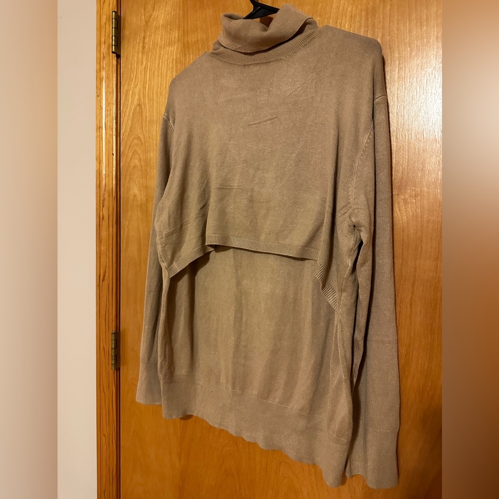 Kindred Bravely maternity/nursing turtleneck sweater